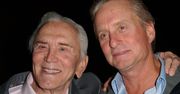 Kirk Douglas zapisał majątek na cele charytatywne. Michael Douglas nie dostanie ani grosza