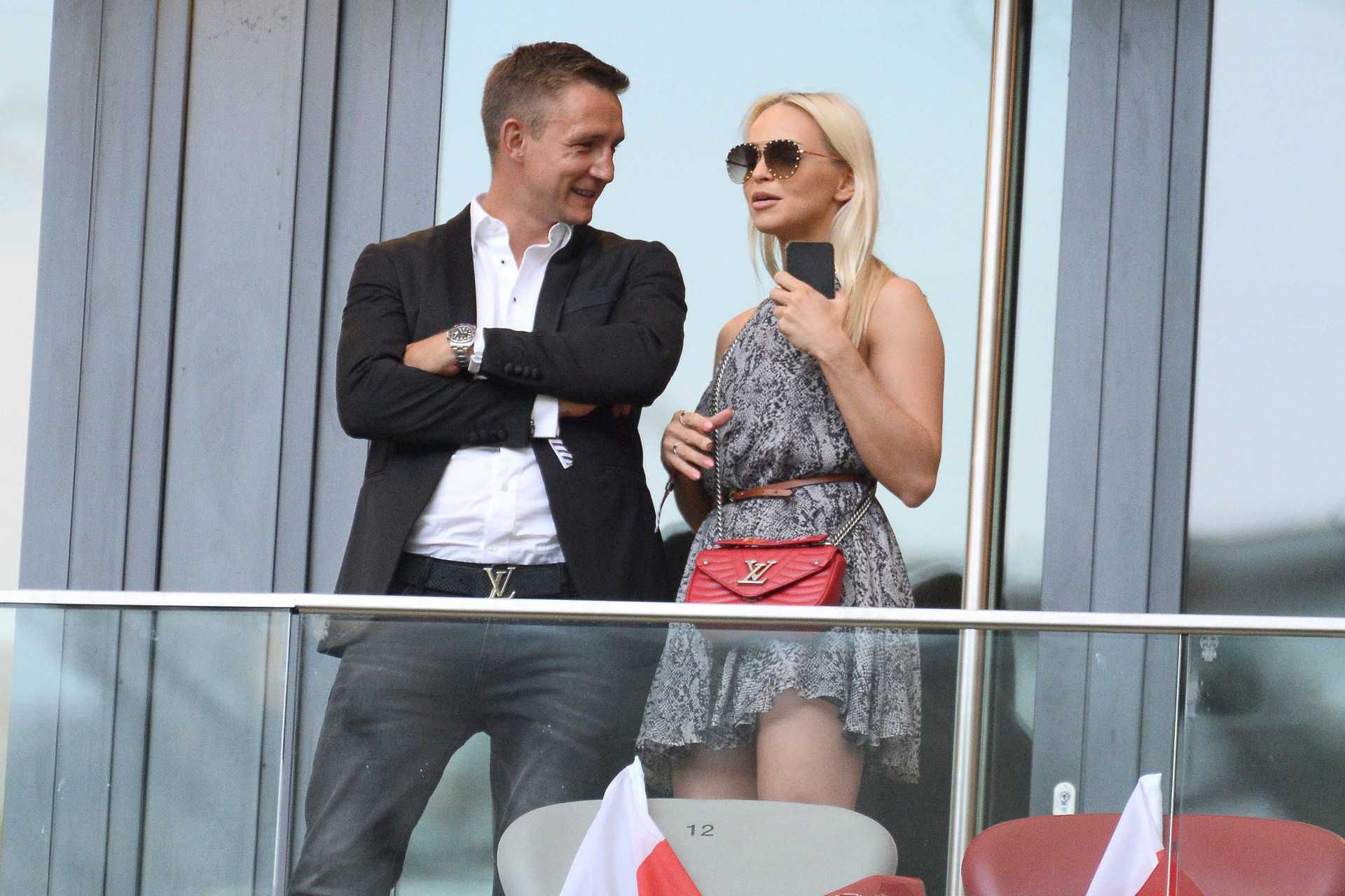 Jakub Rzeźniczak i Candy Girl na meczu Polska – Izrael