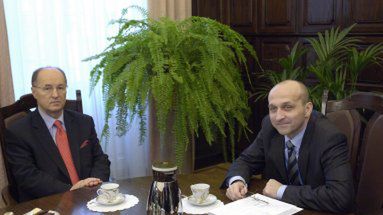 Kazimierz Marcinkiewicz i minister edukacji Michał Seweryński