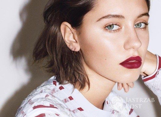 Iris Law w kampanii szminki Burberry