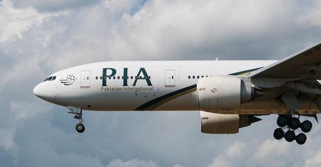 Linie lotnicze każą pracownikom schudnąć. Mają na to pół roku