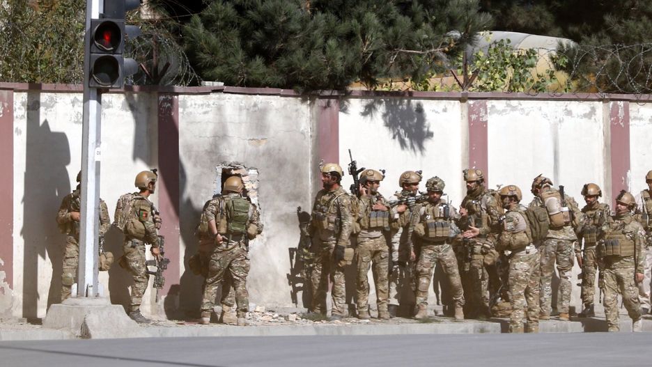 W okolicy natychmiast pojawiło się mnóstwo radiowozów, karetek, policji i wojska