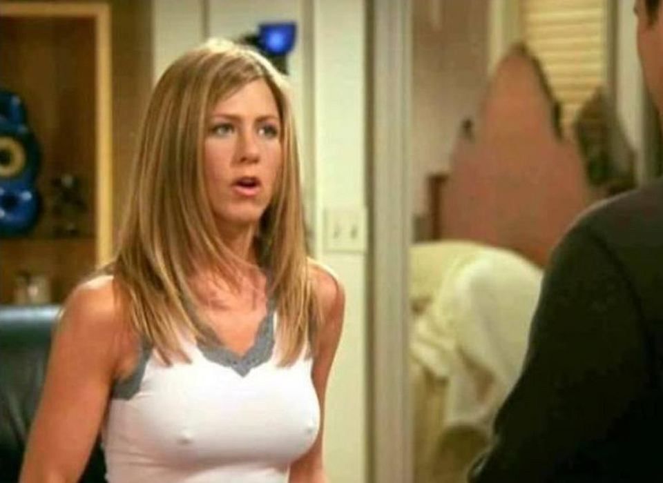 Fani pytali Jennifer Aniston o jej sterczące sutki. Gwiazda w końcu odpowiada