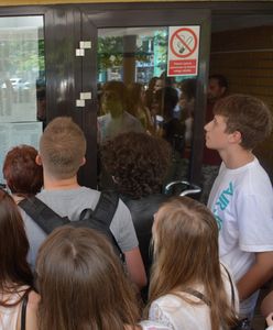 Kraków. Rekrutacja do szkół. 1100 absolwentów dalej na lodzie