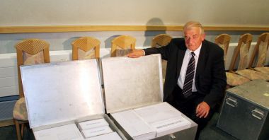 Religa uzbierał 200 tys. podpisów