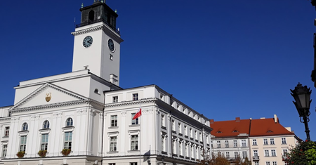 Kontrowersyjne słowa radnej PiS z Kalisza. Elżbieta Dębska nazwała osoby LGBT "defektem natury"