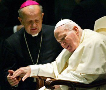 Abp Dziwisz: przyjeżdżam do Krakowa jak do rodziny