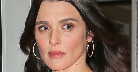 Rachel Weisz promienieje w ciąży. Pokazała wydatny brzuszek