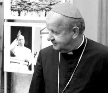 Abp Dziwisz już mieszka przy Franciszkańskiej