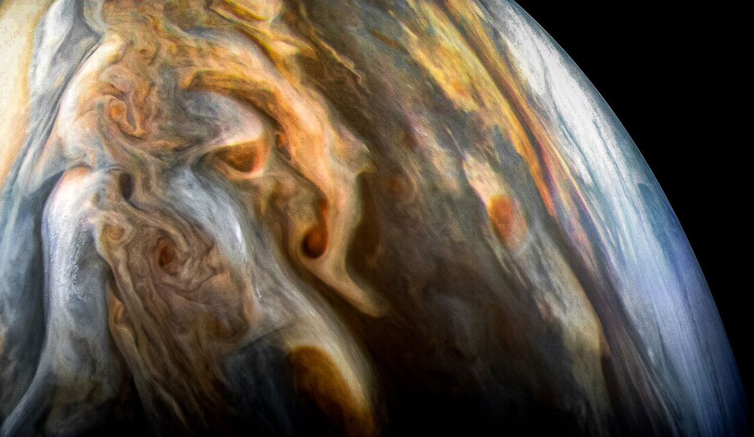 NASA: Wody na Jowiszu jest więcej niż sądzili. Zaskakujące dane misji Juno