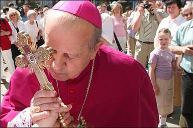 "Świat potrzebuje świętych jak Jan Paweł II"