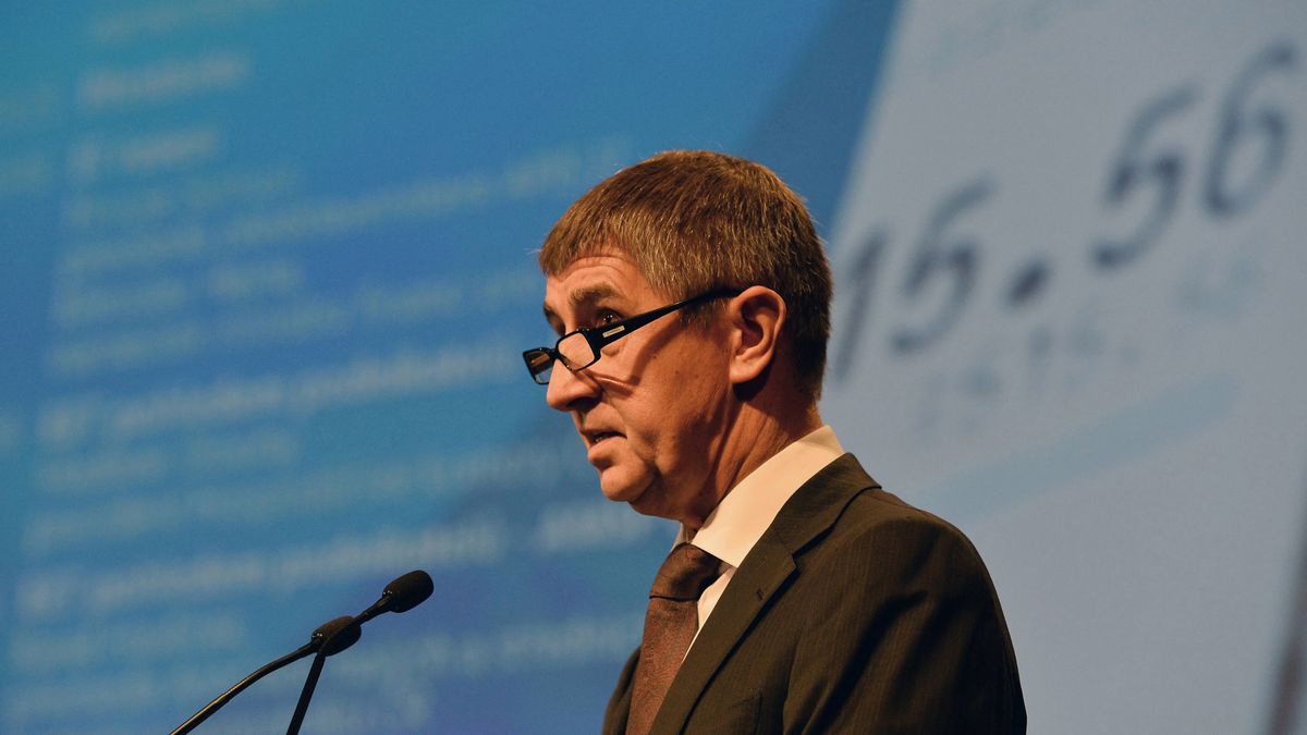 Czeski premier Andrej babisz zapowiada, że wszyscy obywatele Czech dostaną maseczki.