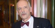 Janusz Korwin-Mikke był na lotnisku w Brukseli podczas zamachów. Co się z nim teraz dzieje?