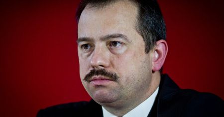 Artur Zawisza potrącił kobietę. Znów się tłumaczy: "Nieszczęścia chodzą parami"