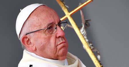 Papież Franciszek zaapelował do duchownych. "Nie brudźcie Eucharystii nikczemnymi interesami"
