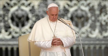 Papież modlił się za polskiego duchownego. Ksiądz został zaatakowany przez nożownika