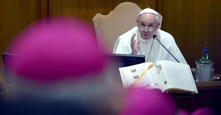 Surowe słowa Franciszka do hierarchów kościelnych. "Nie można tak postępować"