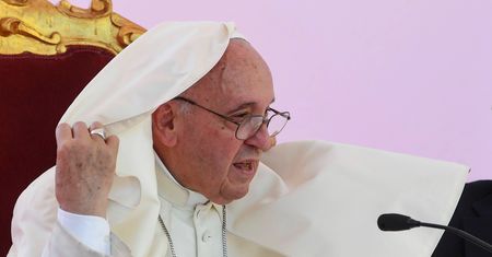 Papież Franciszek krytykuje przerost administracji w Kościele