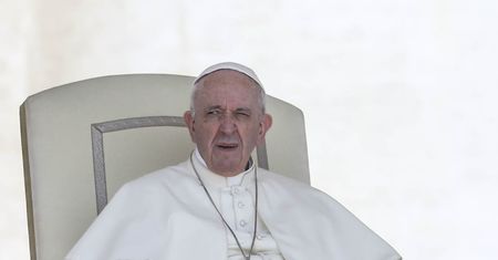 Papież Franciszek wyraził swoje zdanie o gejach. Nie ma dla nich miejsca wśród kleryków