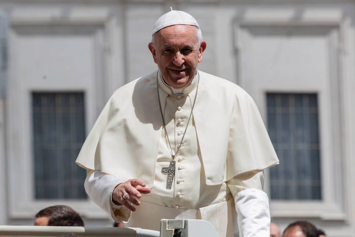 "Podchodzimy do ołtarza i niespodzianka". Papież Franciszek zaskoczył. Niezwykły gest