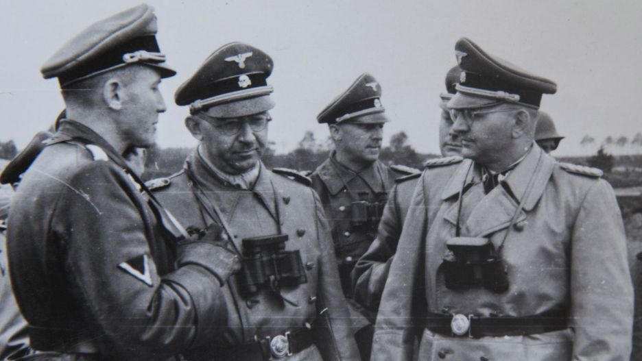 Zdjęcie z powołania do życia dywizji SS Galizien. Otto von Wachter pierwszy z lewej