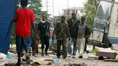 Żołnierze Taylora na ulicach stolicy Liberii