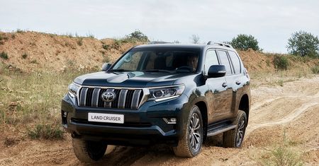 Toyota Land Cruiser po liftingu wyceniona. Terenowy klasyk się nie starzeje i nie drożeje