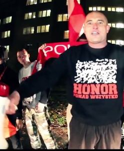 Nawiązuje do Hitlera, Żydów nazywa "sługusami". Teraz stworzy film o obozach koncentracyjnych