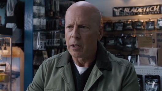 "Życzenie śmierci" to film Eli Rotha z Brucem Willisem w roli głównej