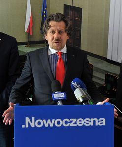 Niespodziewany rywal Petru hitem w sieci