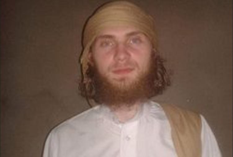 Polski dżihadysta przystąpił do ISIS. Szuka go policja z całego świata