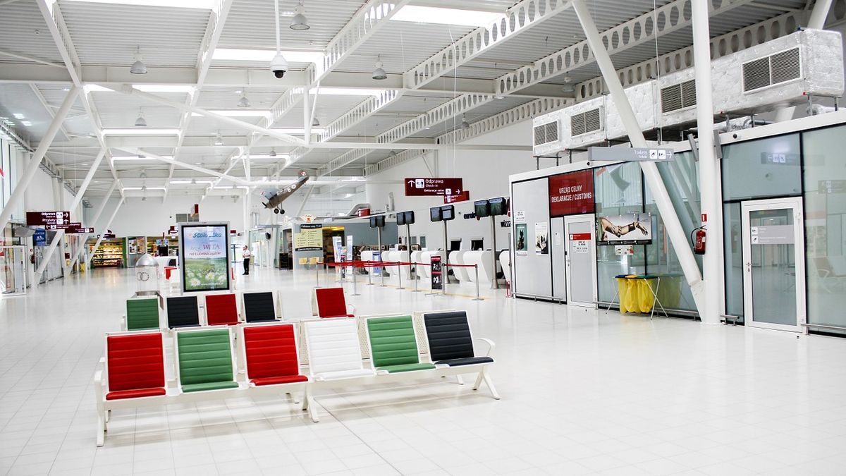 Hala terminalu portu lotniczego Lublin (LUZ)