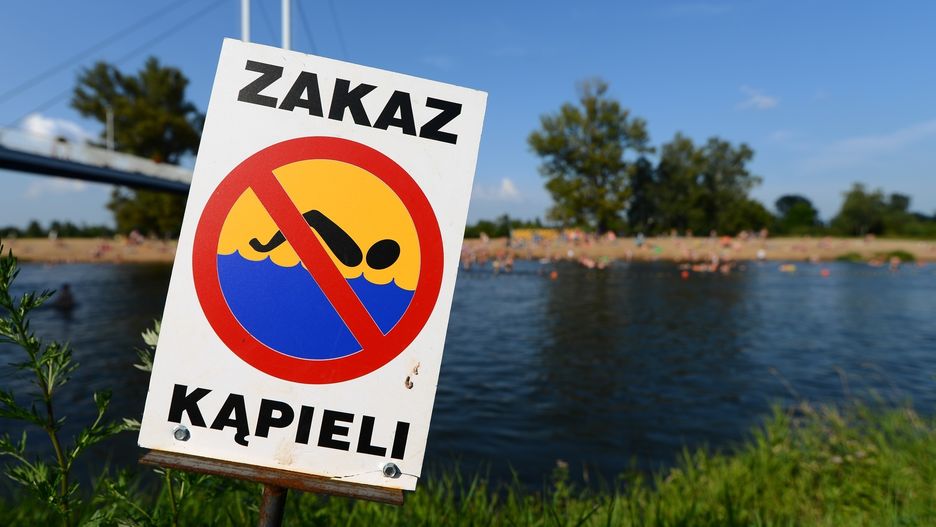 Zakaz kąpieli obowiązuje w 8 miejscach w Polsce