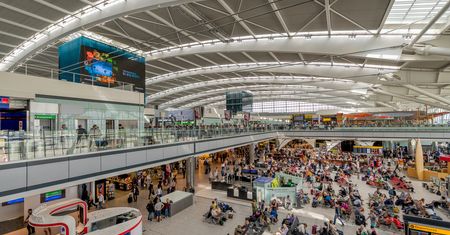 Ewakuacja na Heathrow. Wypadek na płycie lotniska