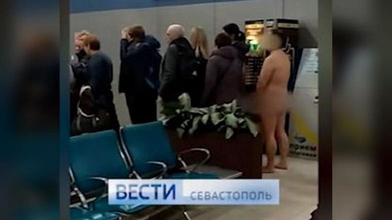 Rosja. Mężczyzna rozebrał się do naga podczas odprawy na lotnisku