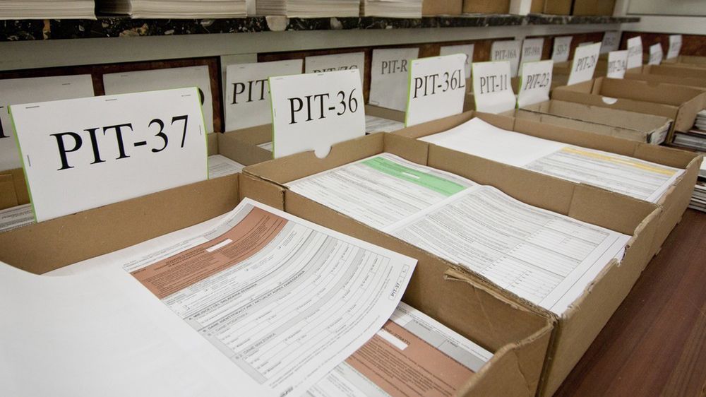PIT 2019. Urząd Skarbowy rozliczy nam PIT. Nie musimy wychodzić z domu