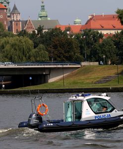 Makabryczne znalezisko nad Wisłą. Zwłoki mężczyzny i martwy pies w namiocie