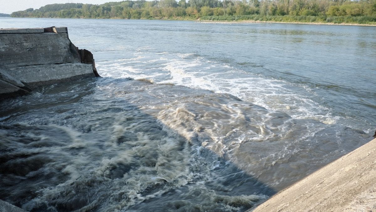 Do Wisły dostaje się ok. 3 m sześciennych surowych ścieków na sekundę