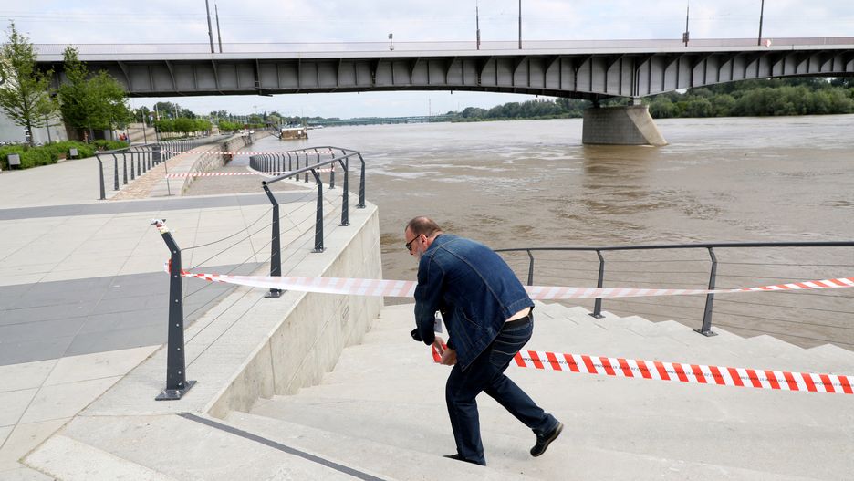 Poziom wody na Wiśle rośnie.