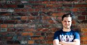 Tradycja, historia, jedność, kombinowanie, krzyż i tęcza. Brytyjczyk o Polsce trafnie, jak mało kto