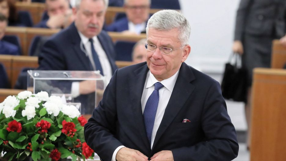 Wicemarszałek Senatu Stanisław Karczewski już pracuje w szpitalu w Nowym Mieście nad Pilicą. Po zakażeniach koronawirusem zabrakło tam lekarzy.