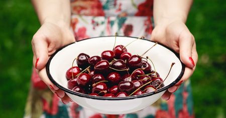 Ceny owoców rekordowo wysokie. Wiśnie już się skończyły, moreli i brzoskwiń jak na lekarstwo