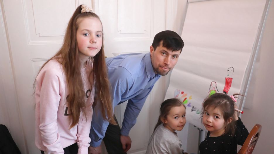 Po decyzji warszawskiego sądu dziewczynki są pod opieką ojca.