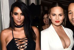 Bitwa na dekolty: Kim Kardashian czy Chrissy Teigen?