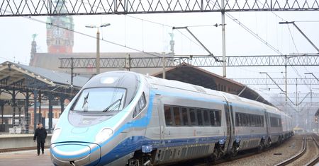 "4,5 godziny opóźnienia i przeterminowana Princessa". Dziennikarz opowiada o swojej podróży pociągiem Pendolino