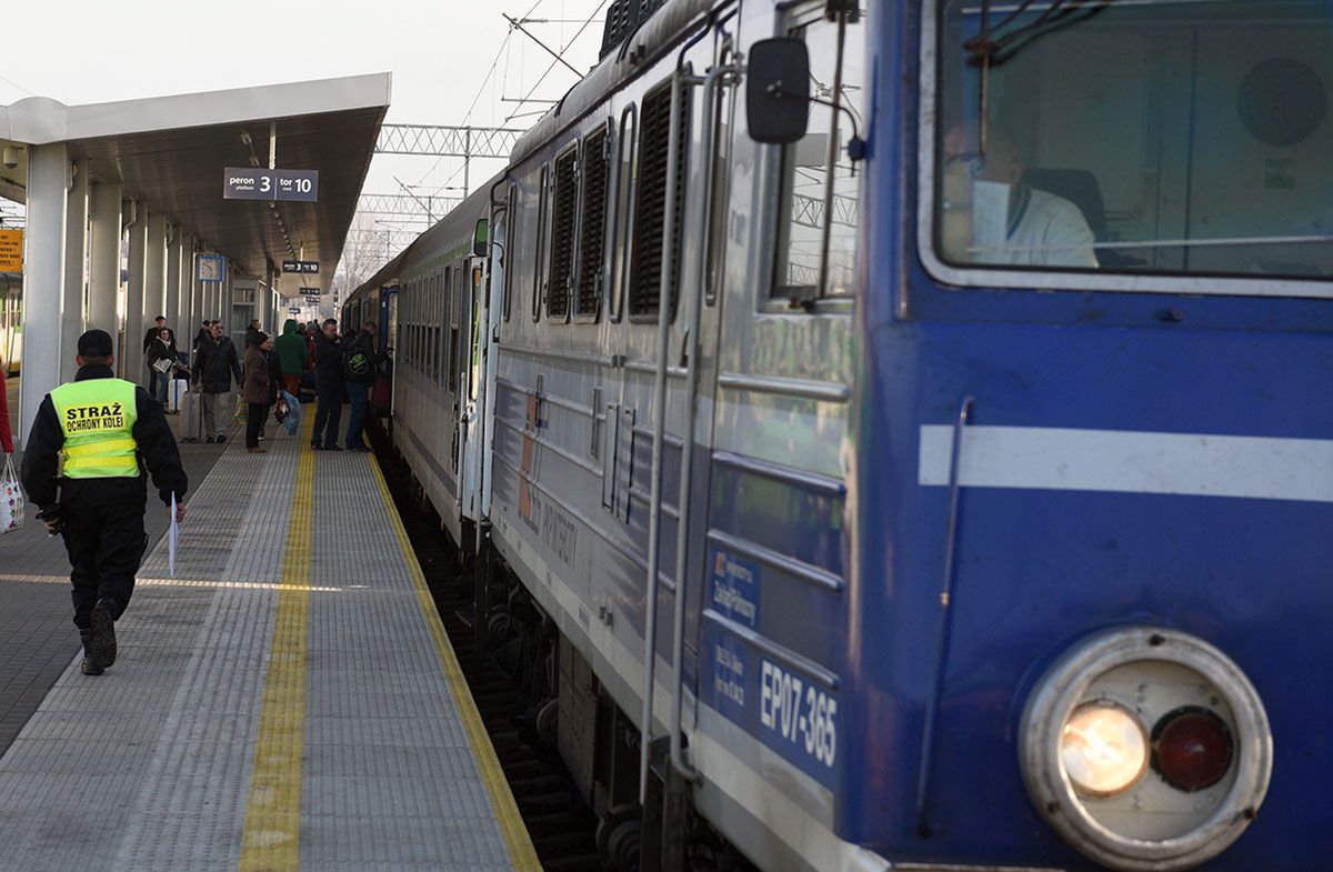 Opóźnione są pociągi SKM i PKP IC.