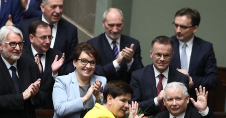 "500+" na gwiazdkę od Kaczyńskiego? Dla każdego posła PiS