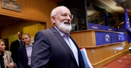 "Może jesteś mniej wyjątkowa, niż myślisz". Frans Timmermans pisze "list miłosny"