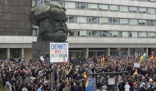 Chemnitz. Tłumy protestują na ulicach miasta. Policja w stanie najwyższej gotowości
