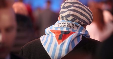 Świetlik: okładanie się Holocaustem w sporach politycznych to kpina z ofiar (Opinia)